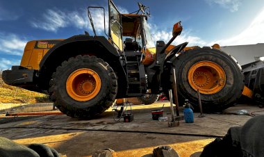 Ağır Vasıta Lastik Yol Yardım – Profesyonel Çözüm, Anında Destek  Yolda kalmak işinizi aksatmasın! Ağır vasıta lastik yol yardım ekibimiz, Türkiye’nin dört bir yanında 7/24 hizmet vererek, aracınız nerede kalırsa kalsın en kısa sürede yanınıza gelir.